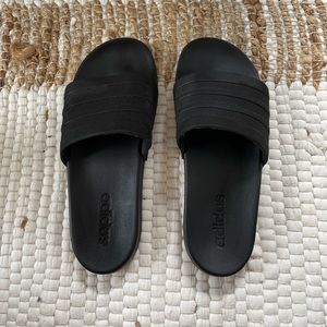 Adidas Black Side Mens 8/Women’s 9.5